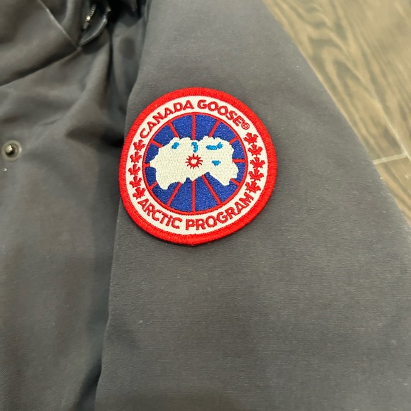Canada Goose Trillium Parka with Fur Hood - Picture 11 of 12